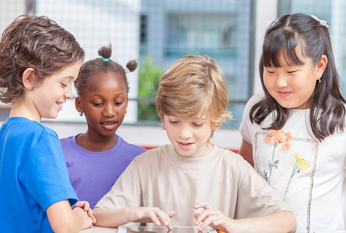 children learning together